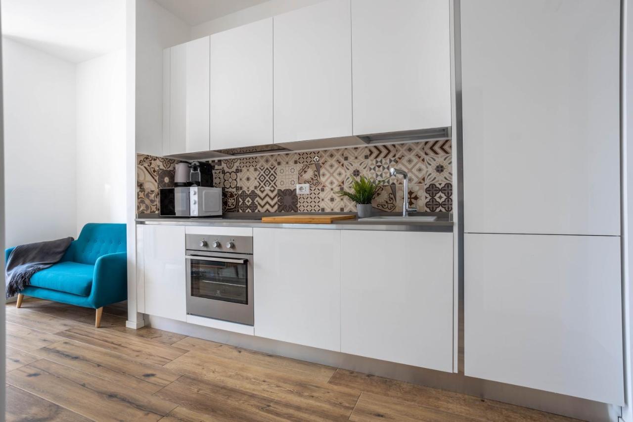 Sunlit 1 Bedroom Apt Via Pirelli ミラノ エクステリア 写真